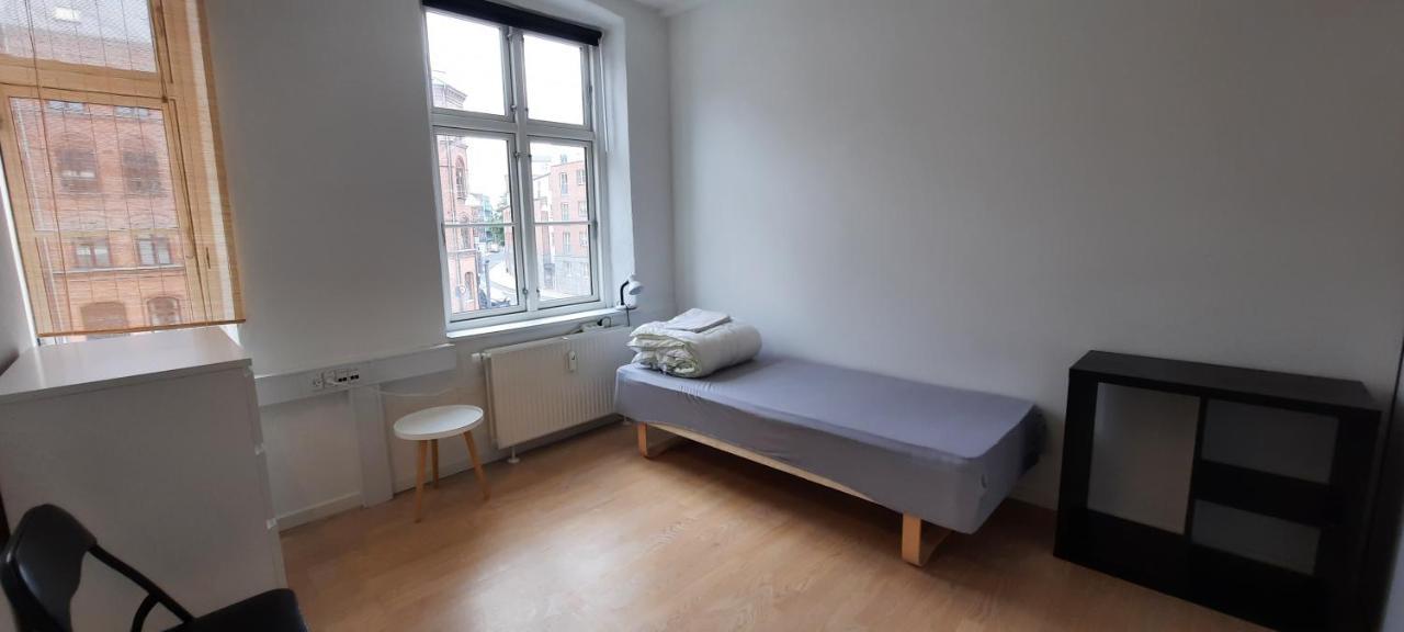 Private Room In A Shared Apartment Odense Ngoại thất bức ảnh